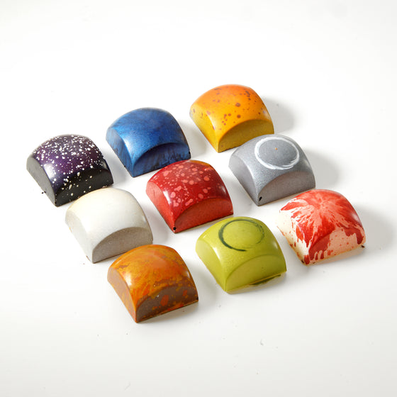 La Ligne Chic Pralines premium box of 9 chocolates with premium gift bag.